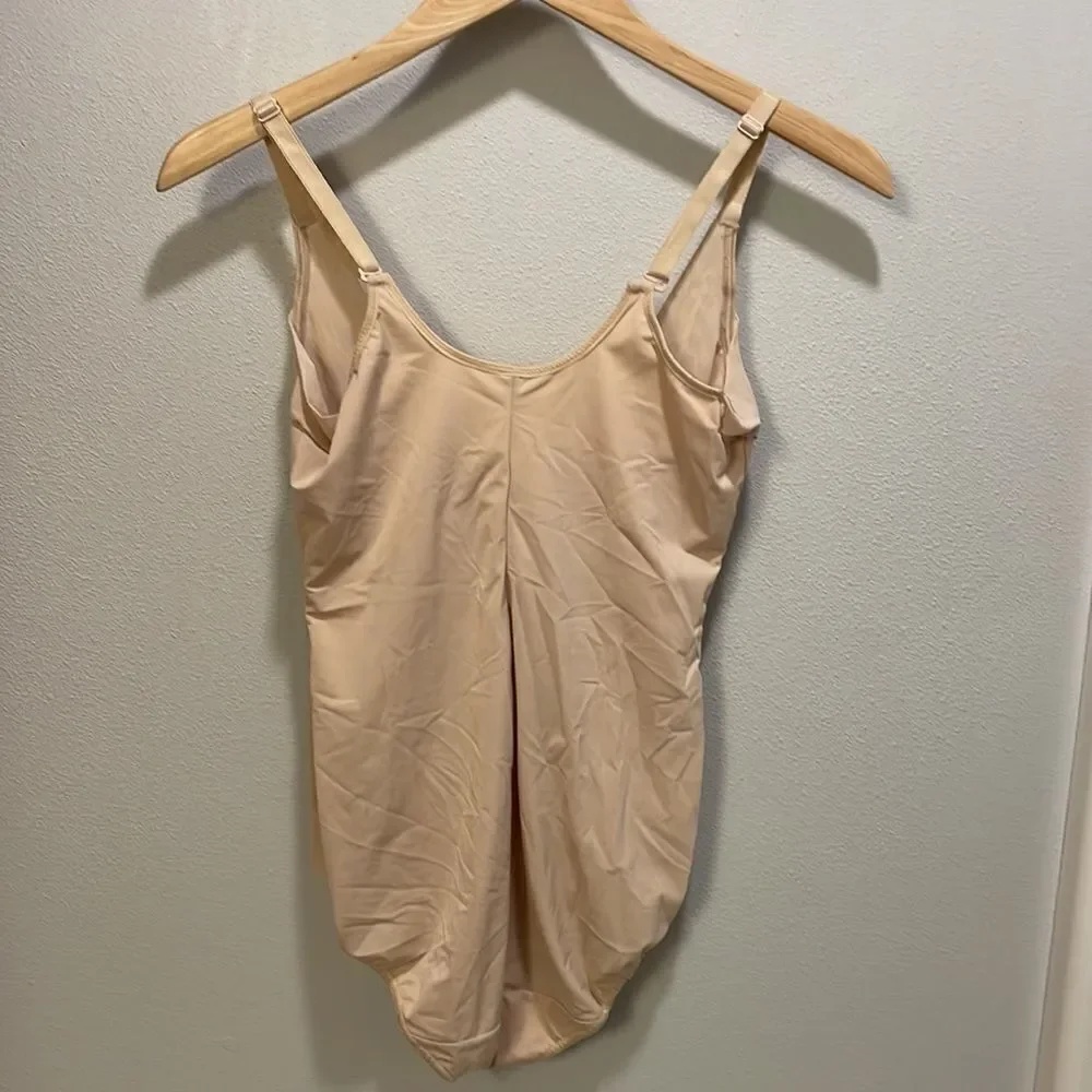 Maidenform woman’s nude